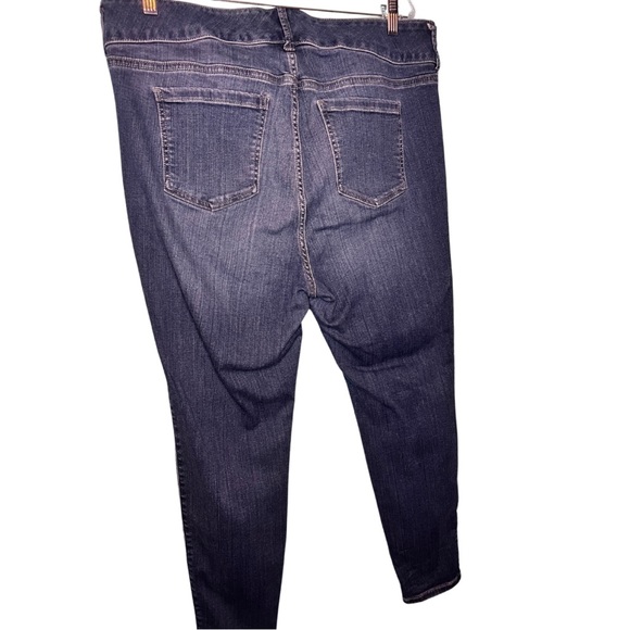 *NOT AVAILABLE* Torrid Size 20S Jegging Distressed Medium Wash
Premium Stretch - Picture 5 of 11